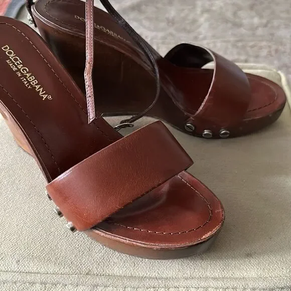 Dolce & Gabbana leather and wood strap wedges. 4” heels. - Picture 8 of 8